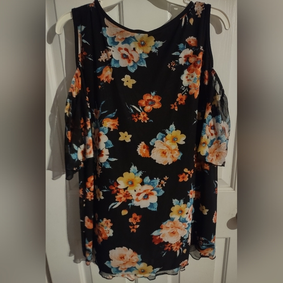 Cold shoulder blouse - Picture 3 of 4